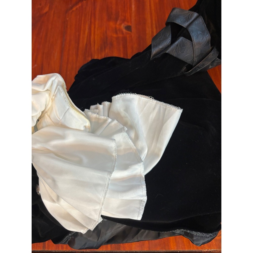 Spirit Halloween Victorian Vampire Jacket Black Velvet Brocade Jabot XL 966678 - Picture 13 of 13
